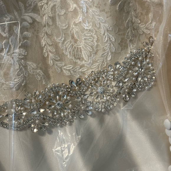 Wedding dress. Size 16W. Upgraded, sewn-in belt. Long sleeve, A-line. Pockets! - Picture 3 of 9
